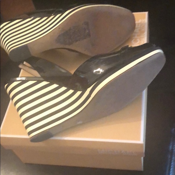 Michael Kors wedges shoes size 8 - Picture 4 of 6
